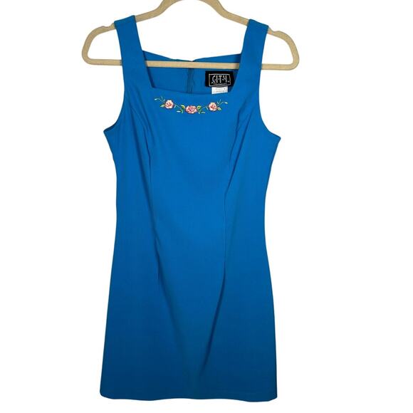 City Triangles Dresses & Skirts - Vintage City Triangles Blue Embroidered Square Neck Sleeveless Dress Women's 9